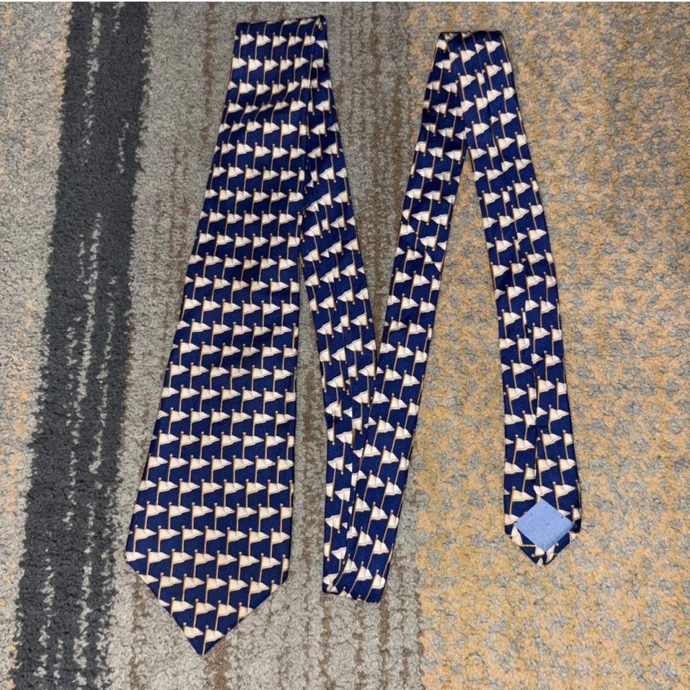 Celine Paris Silk Tie Made in Spain, Cream Waving Flags Necktie Vintage Luxury - Picture 7 of 7